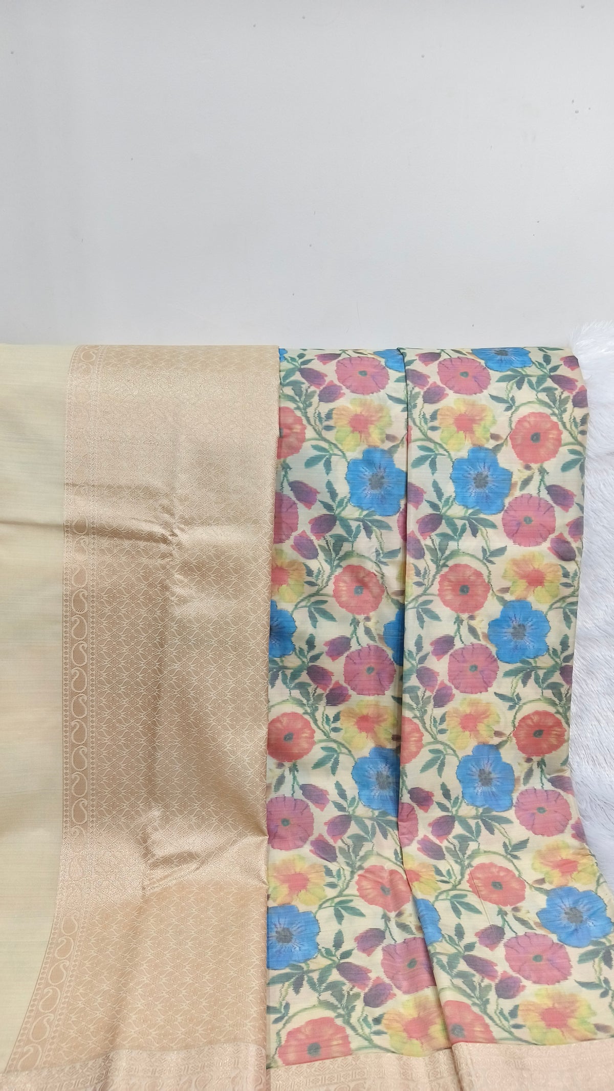 Cream Digital Multicolor Flower Printed Pure Silk Saree